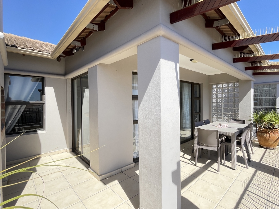 To Let 3 Bedroom Property for Rent in Bloubergstrand Western Cape